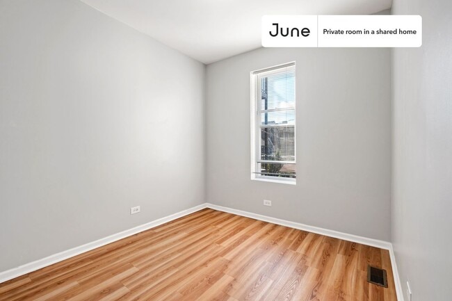 Building Photo - Room in Shared 4 bed/2 bath home