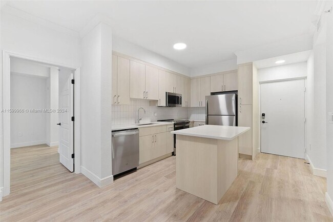 Foto del edificio - 10170 SW 7th St