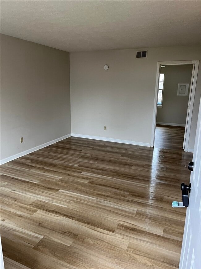 Building Photo - 1420 Hill St