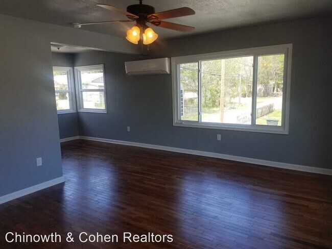 Foto del edificio - 1 br, 1 bath House - 14 E 7th St, Unit A