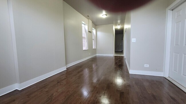 Foto del edificio - 1656 S Hamlin Ave