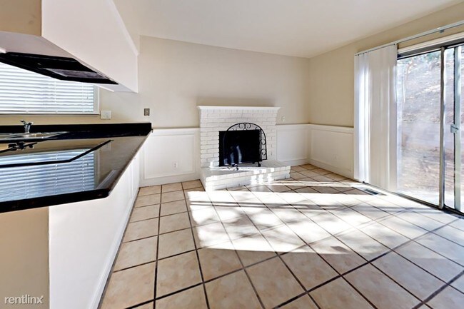 Building Photo - 62 S Lake Dr