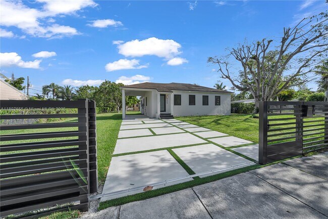 Foto del edificio - 5805 SW 46th Terrace