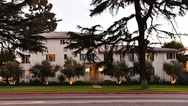 Building Photo - 4700 Los Feliz Blvd