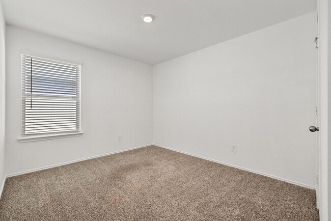 Foto del edificio - 22454 Forest Gorge Ln
