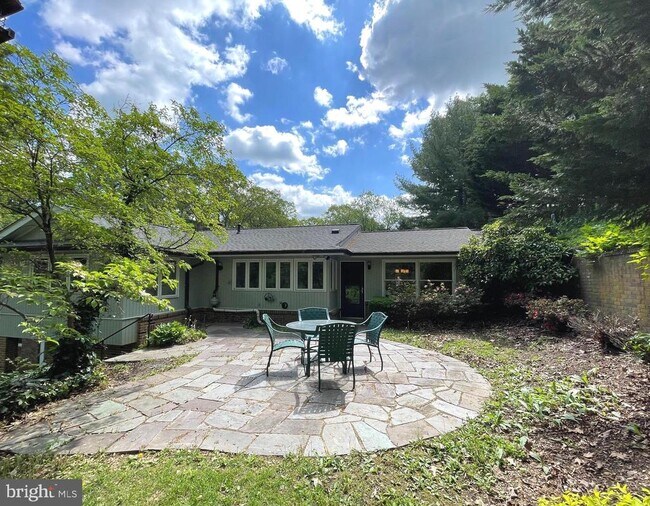 Foto del edificio - 108 Oak Ridge Ln