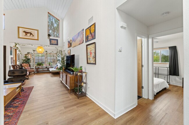 Foto del edificio - 4901 Howden Cir