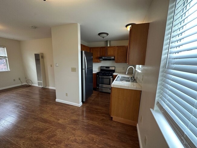 Foto del edificio - 2nd St.- Duplex