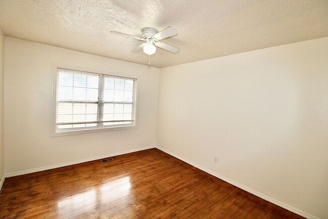 Photo - 2000 Alameda St House