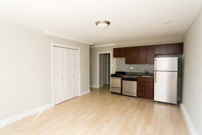Foto del edificio - 445 W Wellington Ave