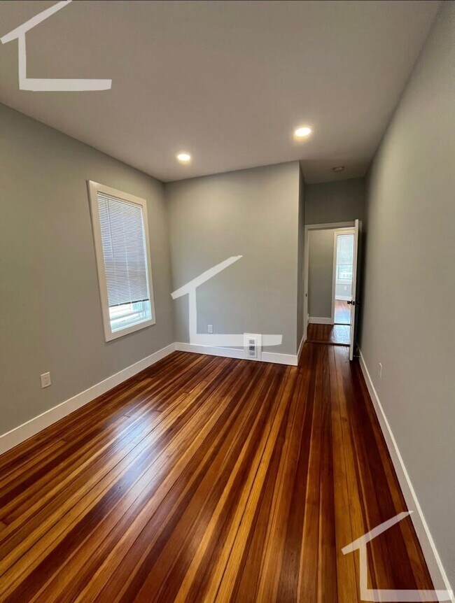 Building Photo - 25 Faywood Ave
