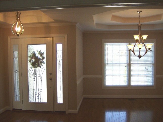Foto del edificio - 13323 Eastgate Village Dr