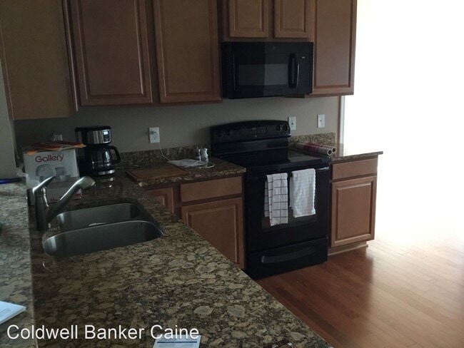 Building Photo - 3 br, 2.5 bath House - 14 Velmere Drive