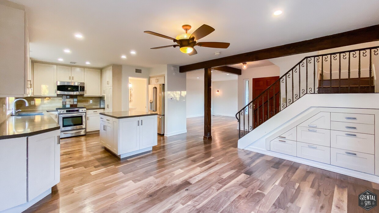 Foto principal - GORGEOUS TWO-STORY CONDO IN CULVER CITY | ...