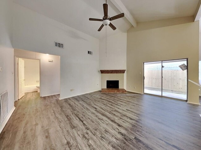 Building Photo - 2131 Goldspring Ln