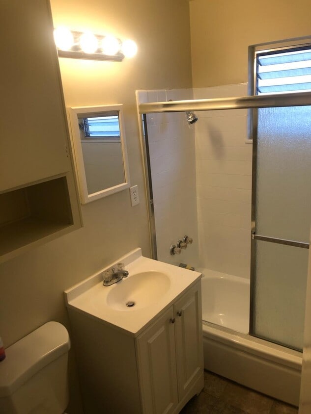 1737 Winona Blvd Unit 12, Los Angeles, CA 90027 Apartments in Los