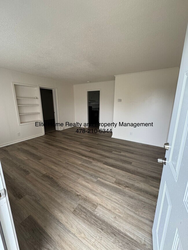 Foto del edificio - 3082 Somerset Dr
