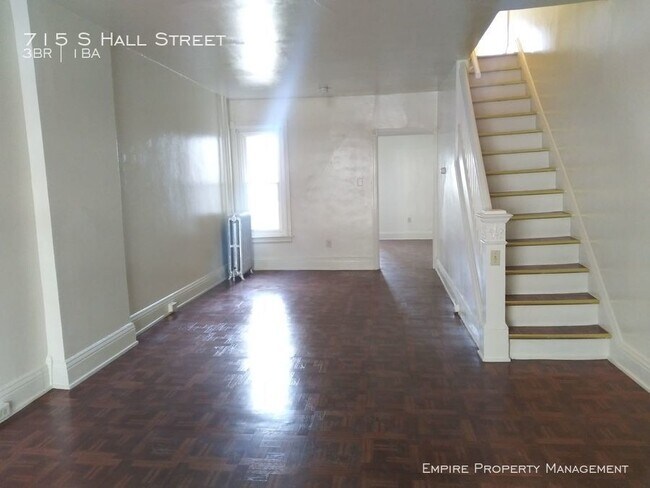 Building Photo - 3 Bedroom 1 Bathroom with Garage in Allentown