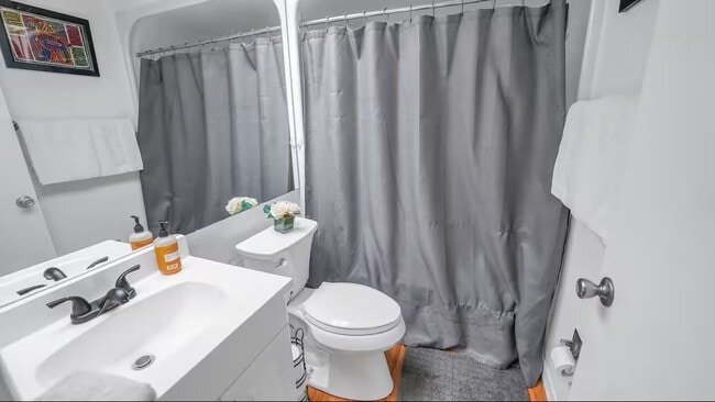 Building Photo - 6040 River Trace Rd