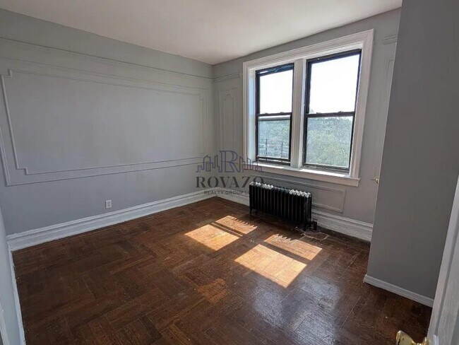 Foto del edificio - 160 Ellis Ave