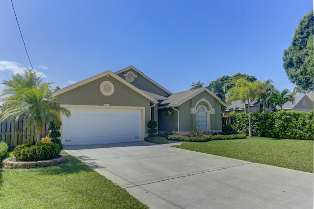 Foto principal - 6068 Pompano St