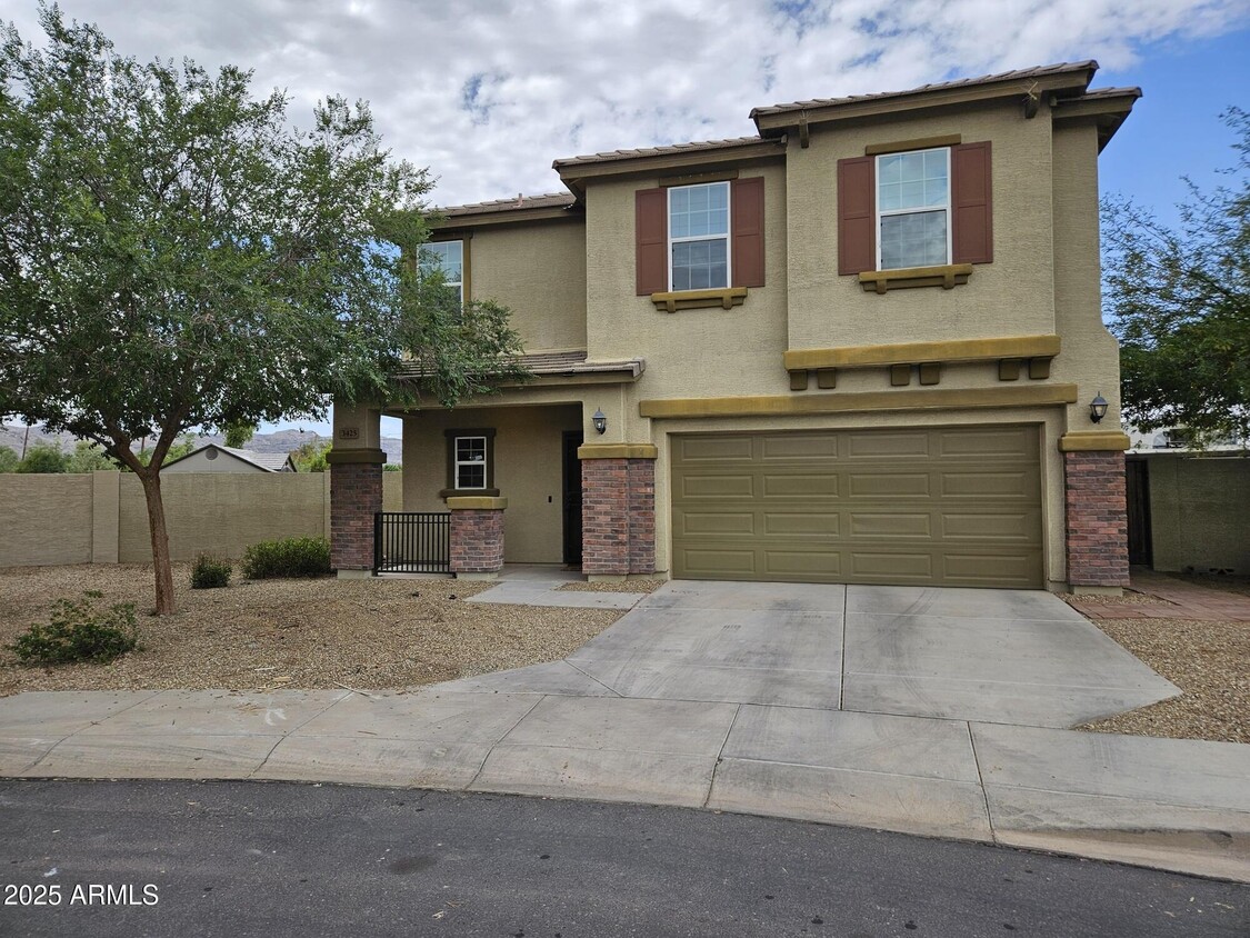 Foto principal - 3425 E Wayland Dr