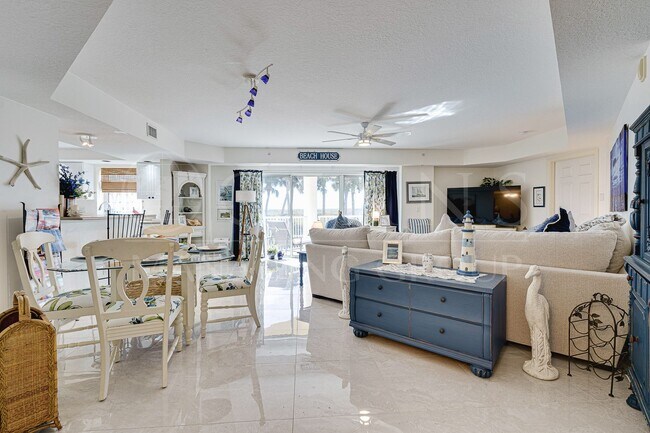 Foto del edificio - Experience coastal living at its finest in...