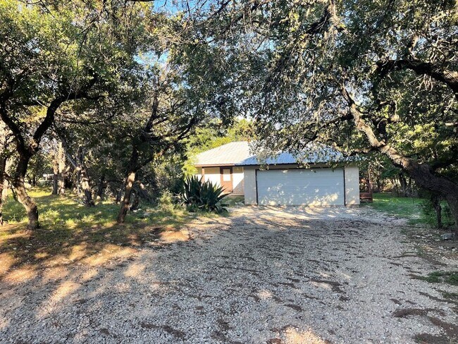Building Photo - NEW ON MARKET