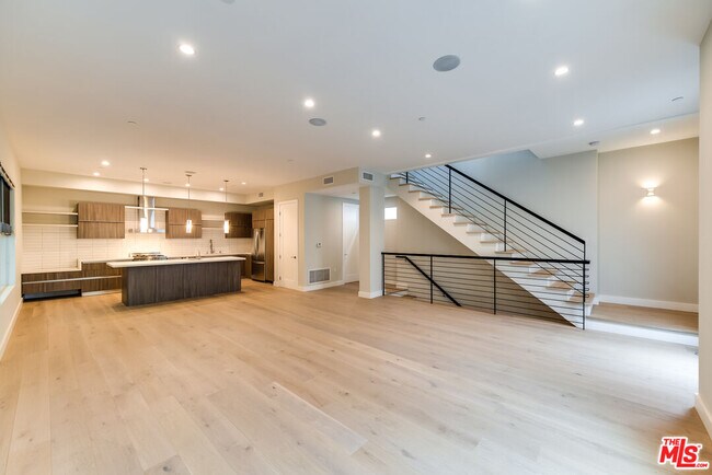 Foto del edificio - 723 Huntley Dr