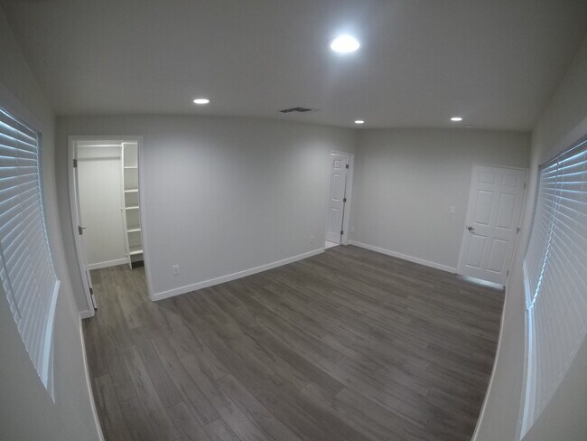 Building Photo - 2656 Larkin Pl