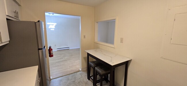 Foto del edificio - 142 E Maple St