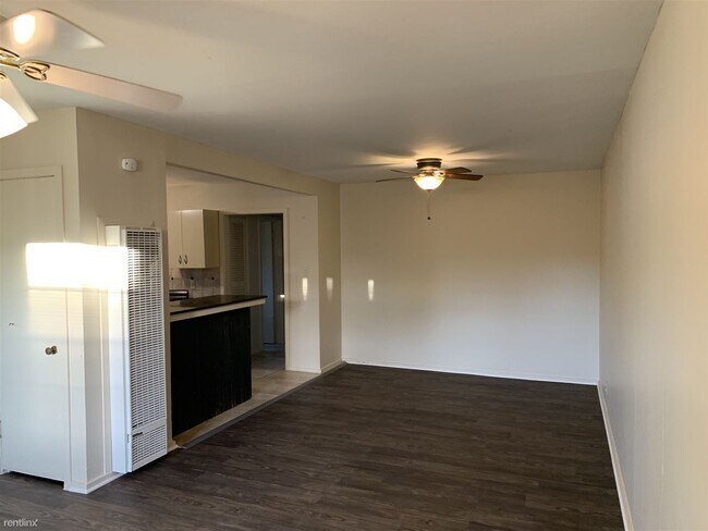 Foto del edificio - 2 br, 1 bath Duplex - 616 Mary Lake Dr MA616