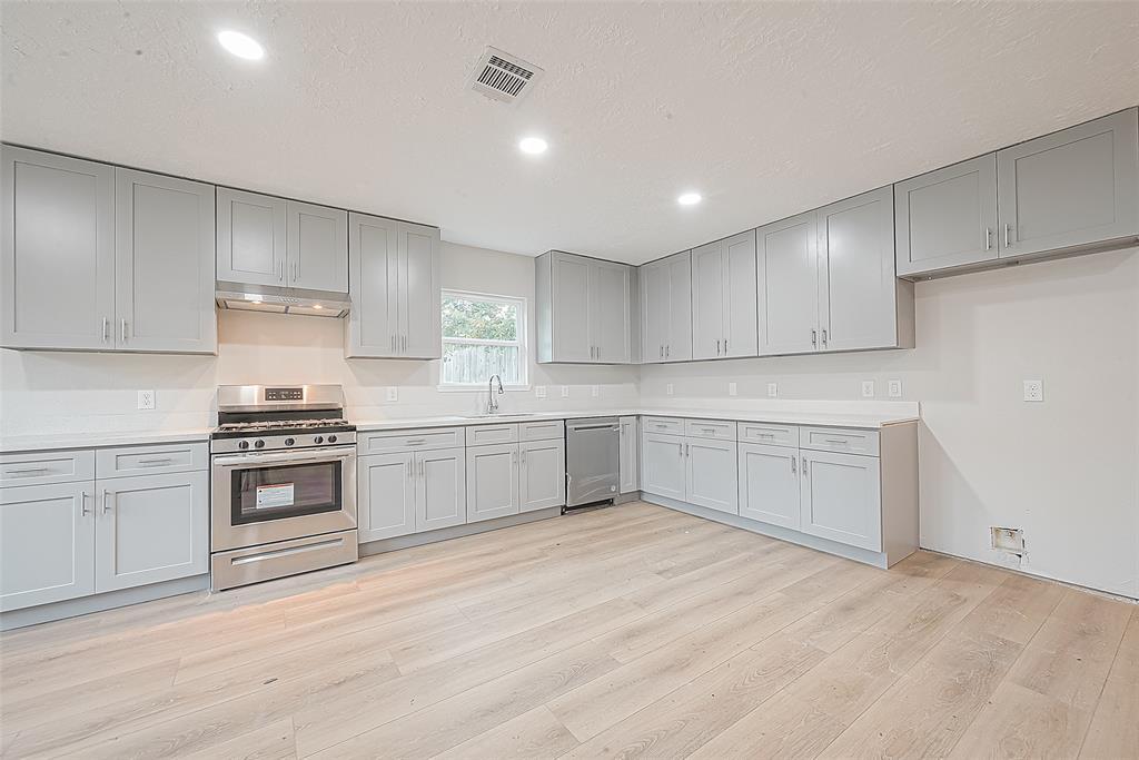 Foto principal - 709 Burke Rd