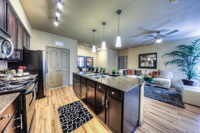 Foto del edificio - 1 Month FREE + Waived Fees + $200 Gift Card!