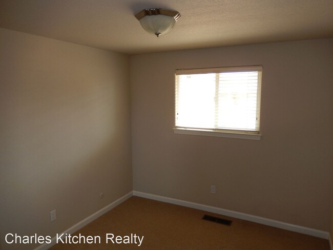 Building Photo - 3 br, 1.5 bath House - 800 Armory Lane
