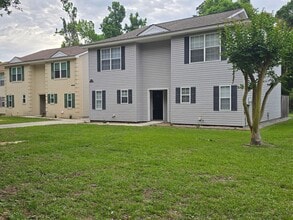 Building Photo - 9814 Whitefield Ave