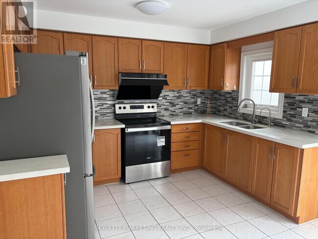 Building Photo - 307 Milliken Meadows Dr