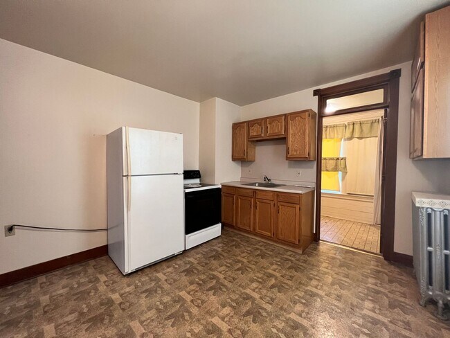Foto del edificio - 323-325 S Cherry St.