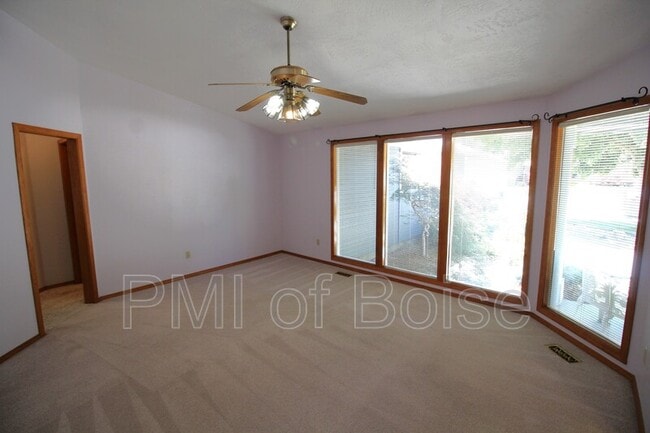 Building Photo - 4022 S Iriondo Way