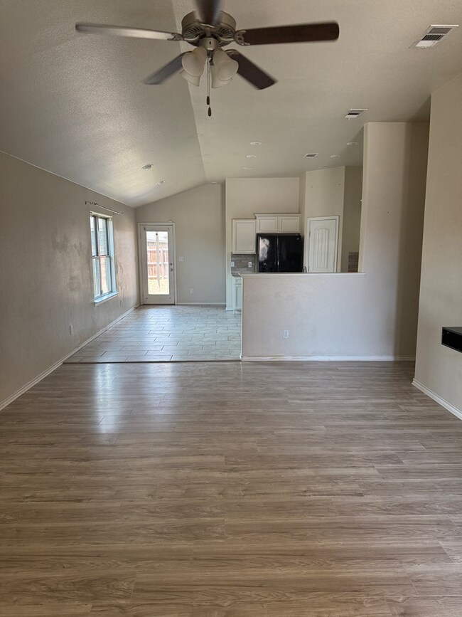 Building Photo - 9209 Sagebrush Ave