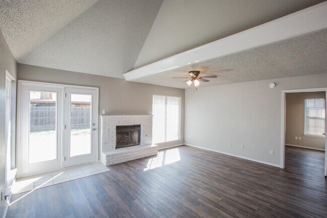 Foto del edificio - Available to Pre-Lease! Recently Updated 3 Bedroom!