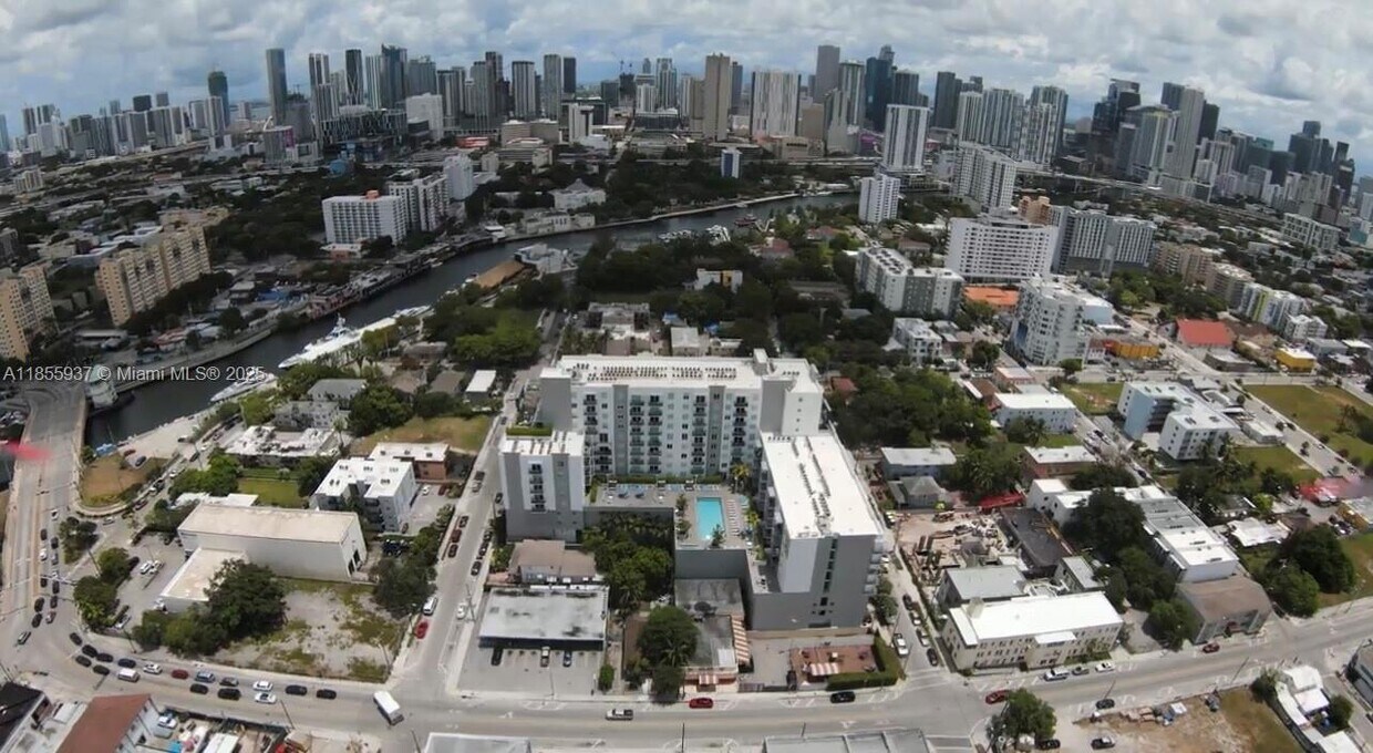 Foto del edificio - 729 NW 2nd St