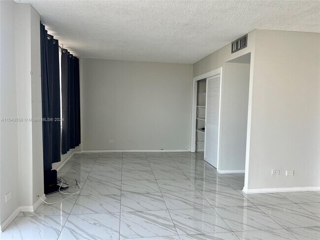 Foto del edificio - 1001 91st St