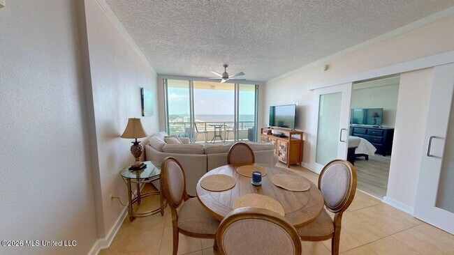 Foto del edificio - 2060 Beach Blvd