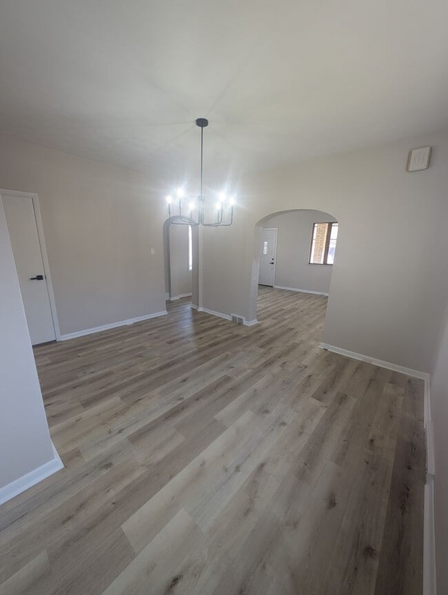 Building Photo - Newly Renovated 2 Bed, 1 Bath Home in Crafton -- AVAILABLE NOW!