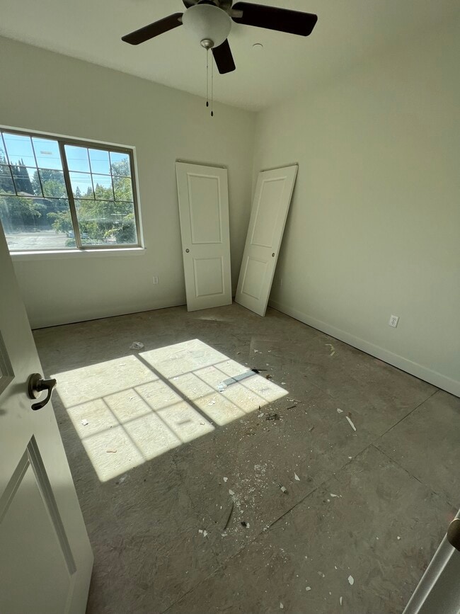 Building Photo - 24 Elisha Ct