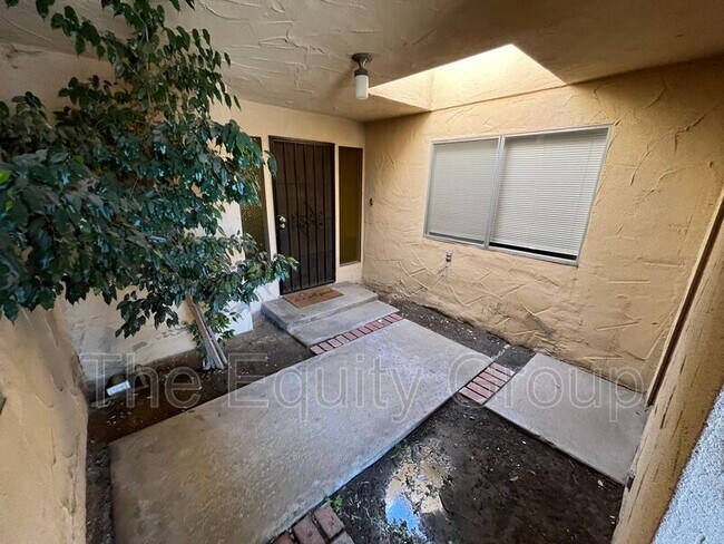 Foto del edificio - 690 Fairhaven Cir