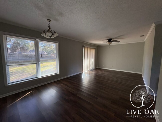 Building Photo - 714 Hemingway Dr