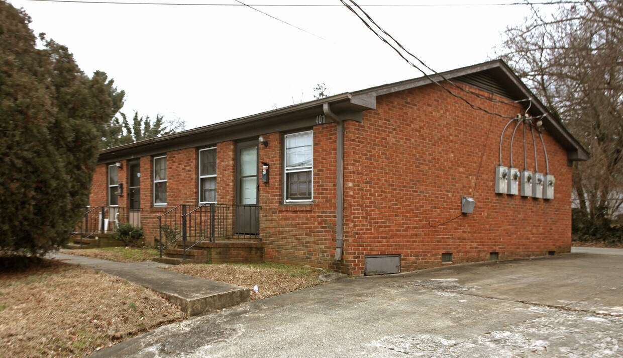 Building Photo - 235 N Cedar St