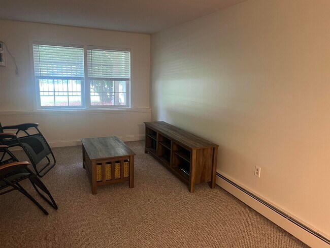 Foto del edificio - 402 White Cedar Blvd